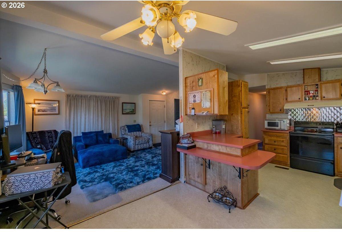 4915 Swegle Road Northeast, Unit 13 Salem, OR 97301 - Photo 8 of 28 Gallery Image 8