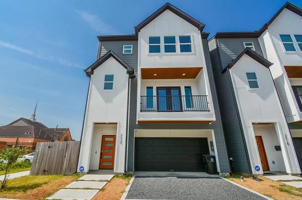 $3,200 | 2620 McIlhenny Street, Houston, TX 77004