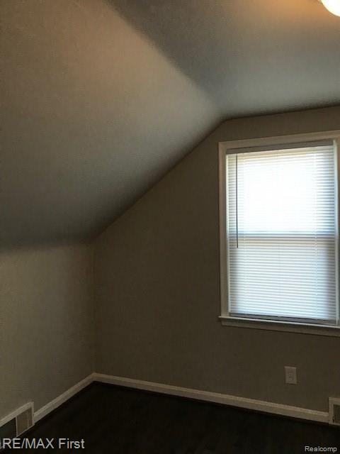 18740 Common Road Roseville, MI 48066 - Photo 20 of 36 IMG_8436.jpg