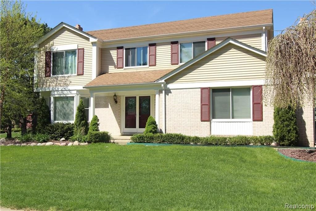 816 Hampton Circle Rochester Hills, MI 48307 - Photo 3 of 35
