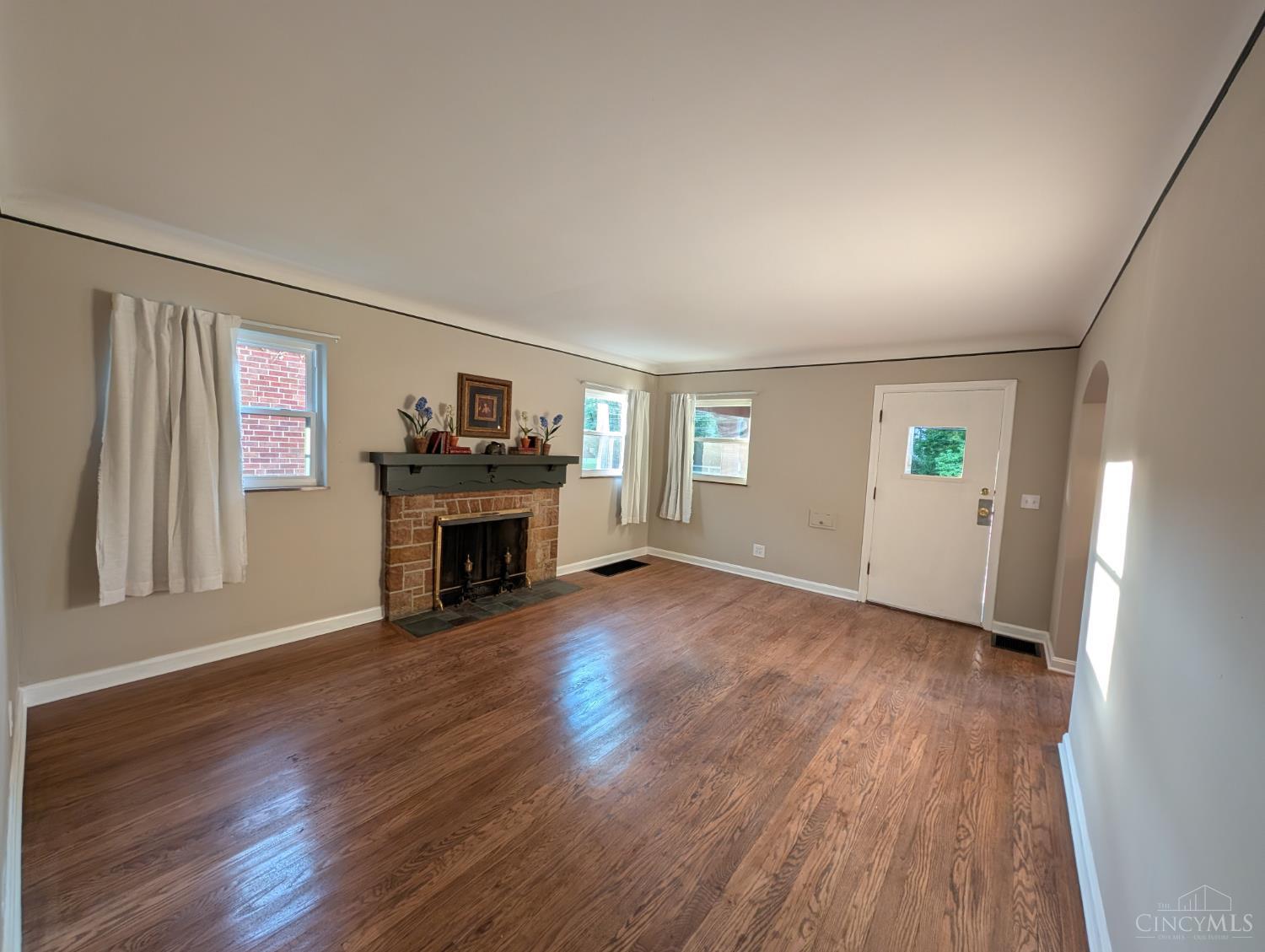 1127 West North Bend Road Cincinnati, OH 45224 - Photo 2 of 23