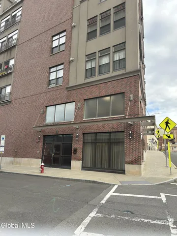 $400,000 | 17 Chapel Street, Unit 602, Albany, NY 12210