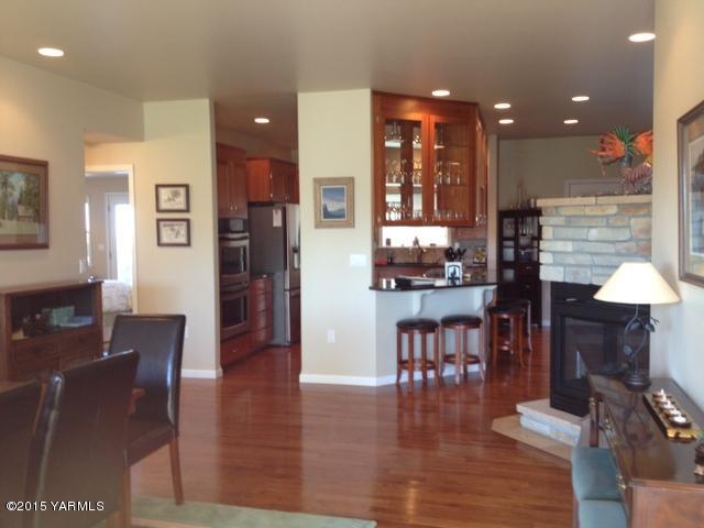 5305 Lombard Loop Road Zillah, WA 98953 - Photo 12 of 27