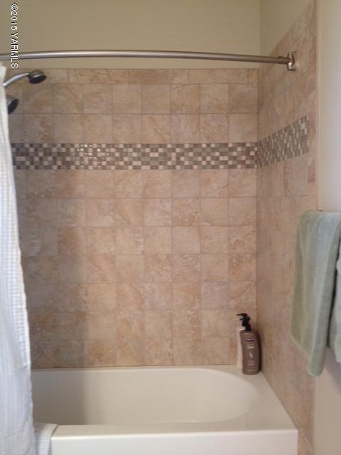 5305 Lombard Loop Road Zillah, WA 98953 - Photo 24 of 27 a bathroom with a shower