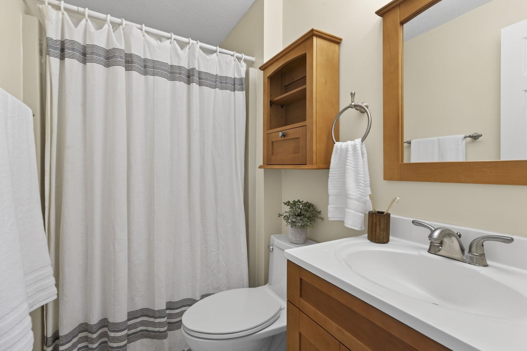 37 Stacey Circle Windham, NH 03087 - Photo 21 of 41