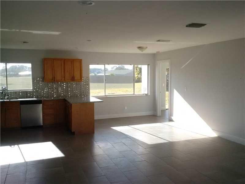 2044 Southeast Triumph Road Port St. Lucie, FL 34952 - Photo 11 of 29 11