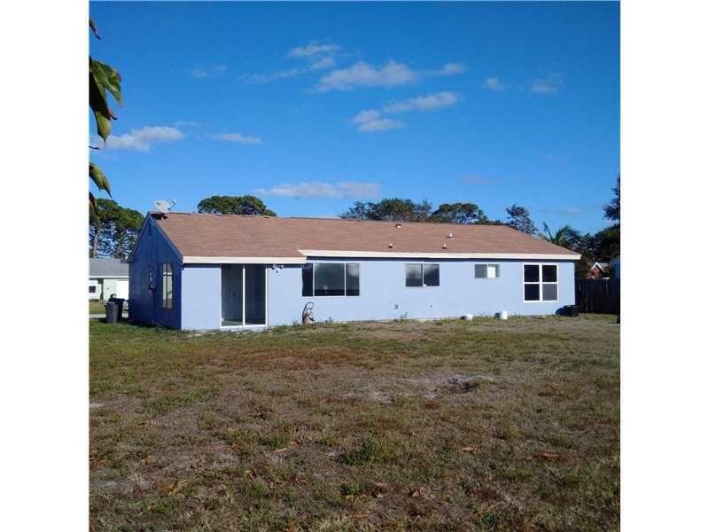 2044 Southeast Triumph Road Port St. Lucie, FL 34952 - Photo 27 of 29 27