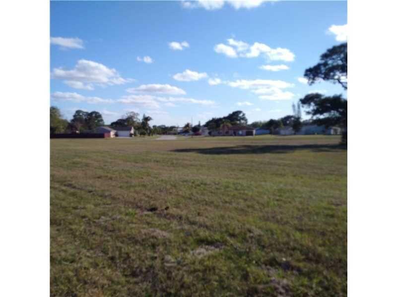 2044 Southeast Triumph Road Port St. Lucie, FL 34952 - Photo 28 of 29 28
