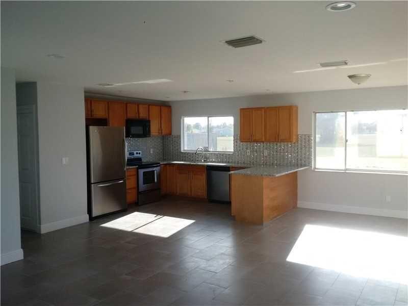 2044 Southeast Triumph Road Port St. Lucie, FL 34952 - Photo 6 of 29 6