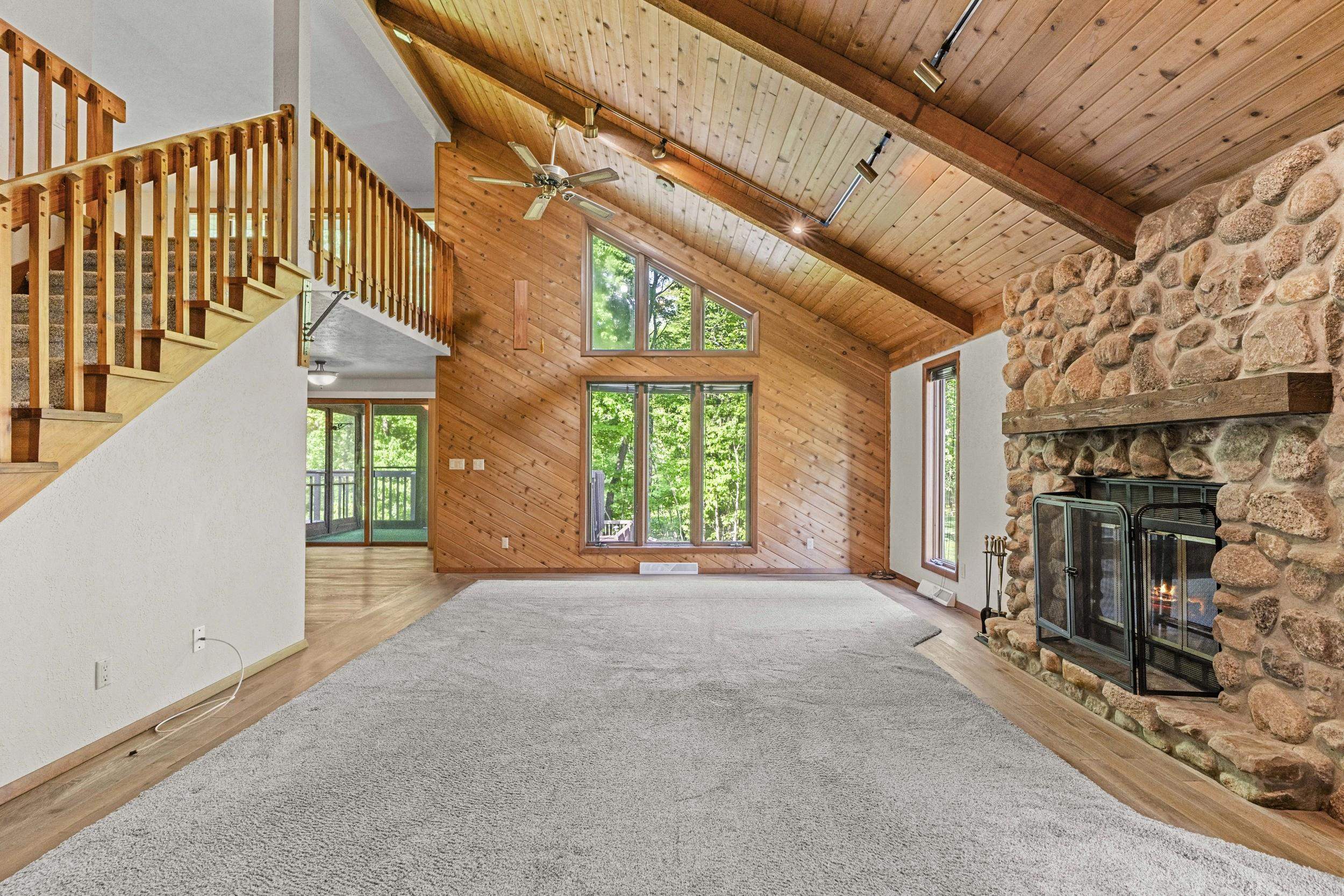 921 Divot Place Green Bay, WI 54313 - Photo 9 of 66