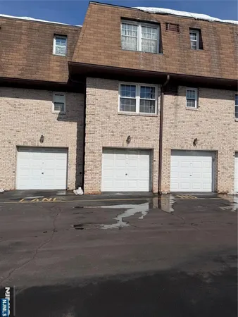 $335,000 | 184 South Washington Avenue, Unit A6, Bergenfield, NJ 07621