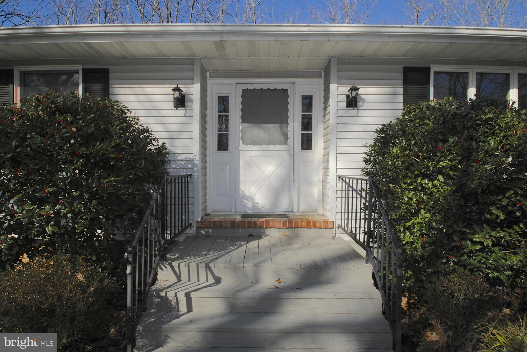 2706 Riverview Drive Riva, MD 21140 - Photo 11 of 30 Exterior (Front)