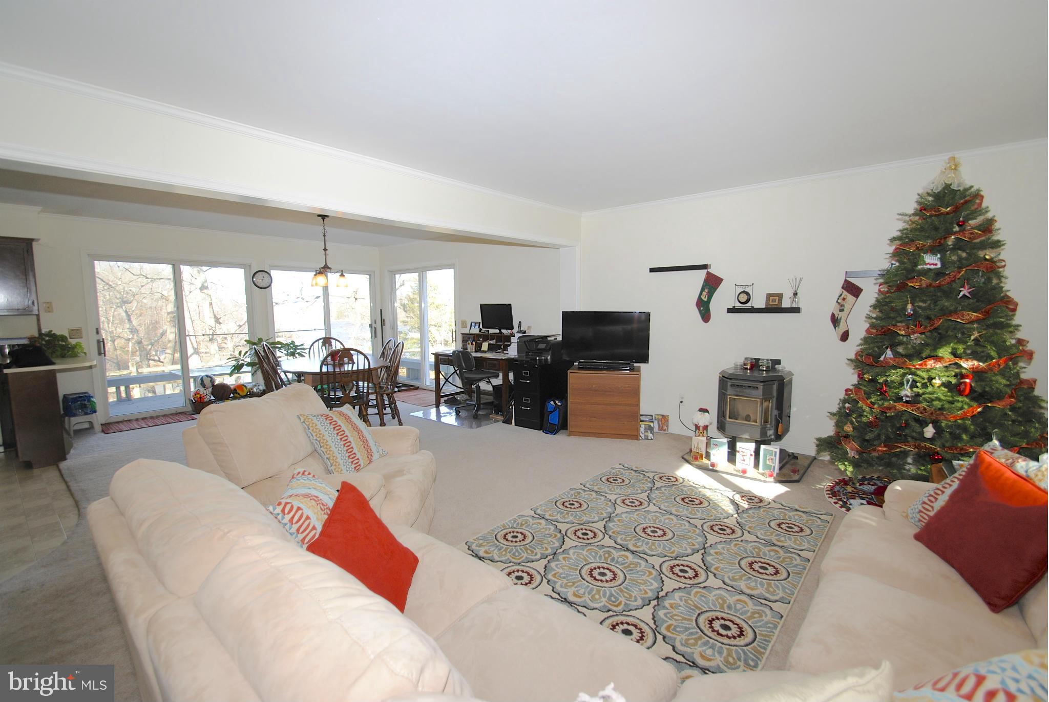 2706 Riverview Drive Riva, MD 21140 - Photo 18 of 30 Living Room