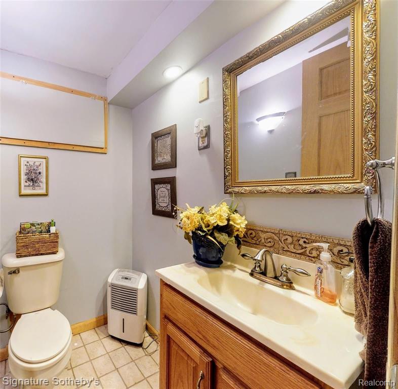 90 Mapleton Road Grosse Pointe Farms, MI 48236 - Photo 21 of 43