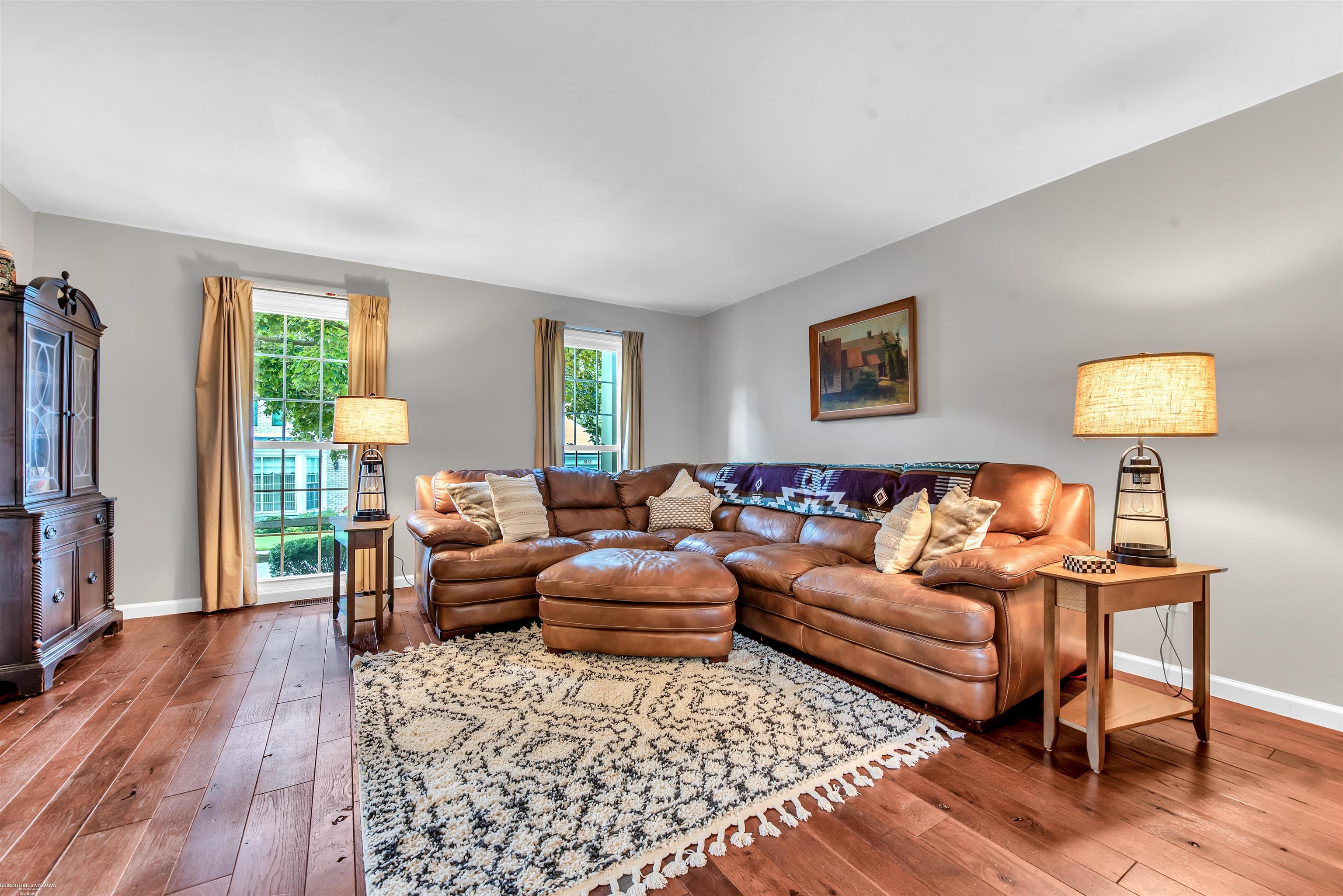 1505 Surrey Lane Rochester, MI 48306 - Photo 11 of 40 50088073-10.JPG
