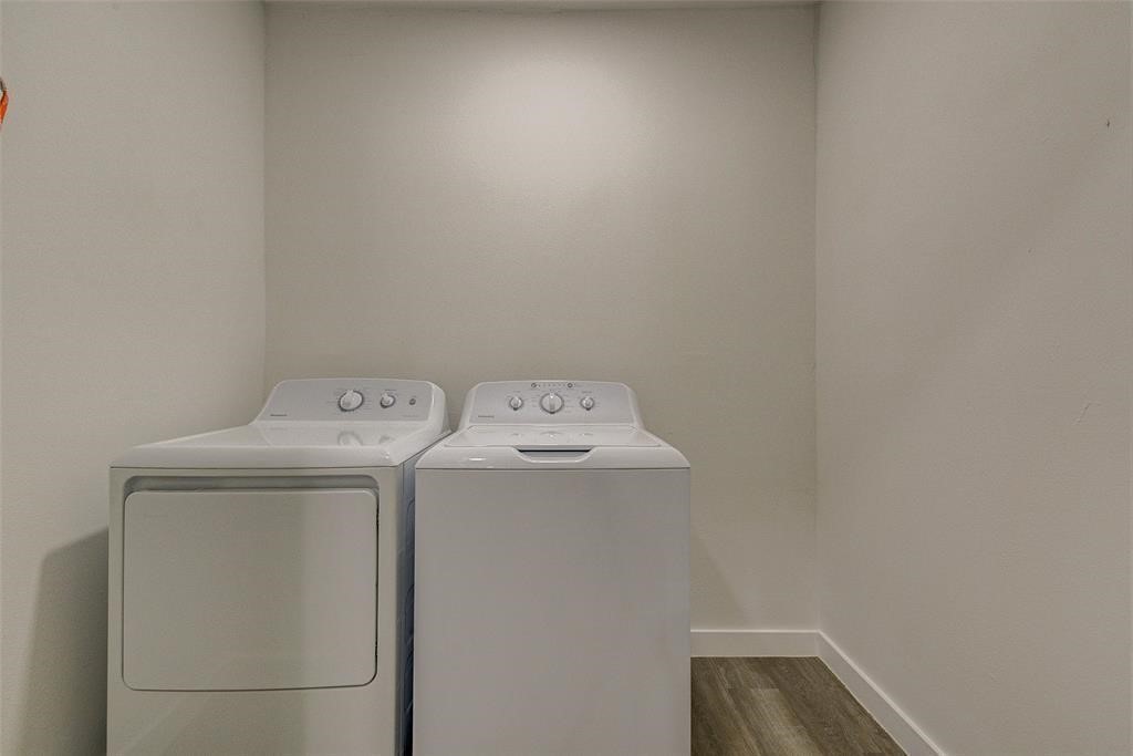 4218 Friar Point Road Houston, TX 77047 - Photo 22 of 26 a utility room with dryer and washer