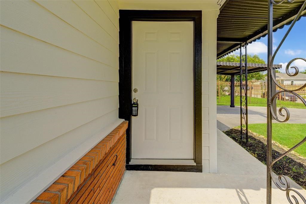 4218 Friar Point Road Houston, TX 77047 - Photo 3 of 26 a view of front door