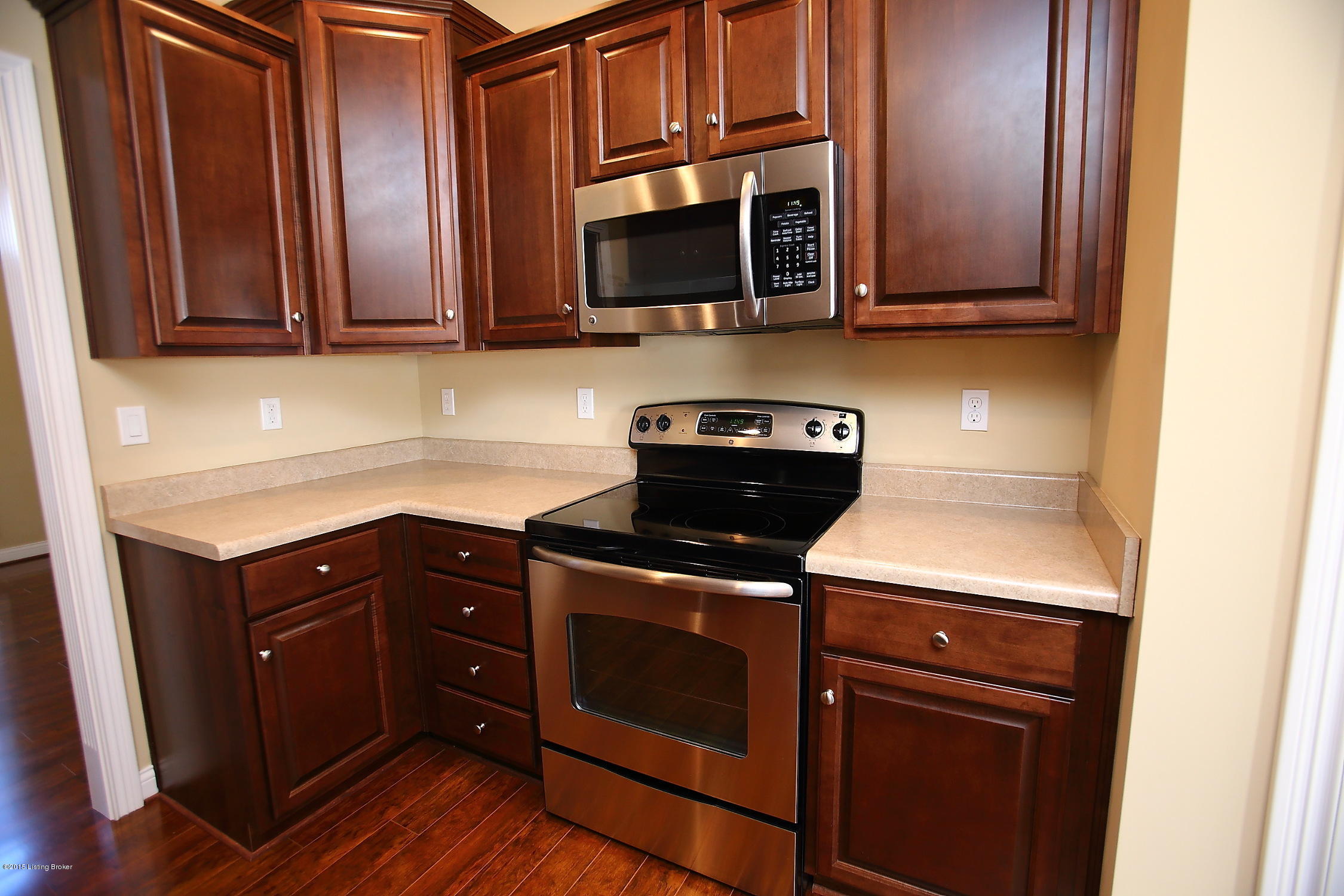 7506 Tempsclair Road Louisville, KY 40220 - Photo 12 of 36 Kitchen