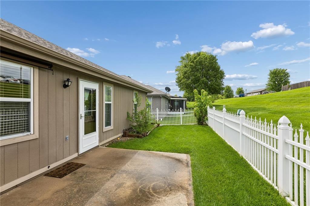 524 Saturn Drive Raymore, MO 64083 - Photo 28 of 31