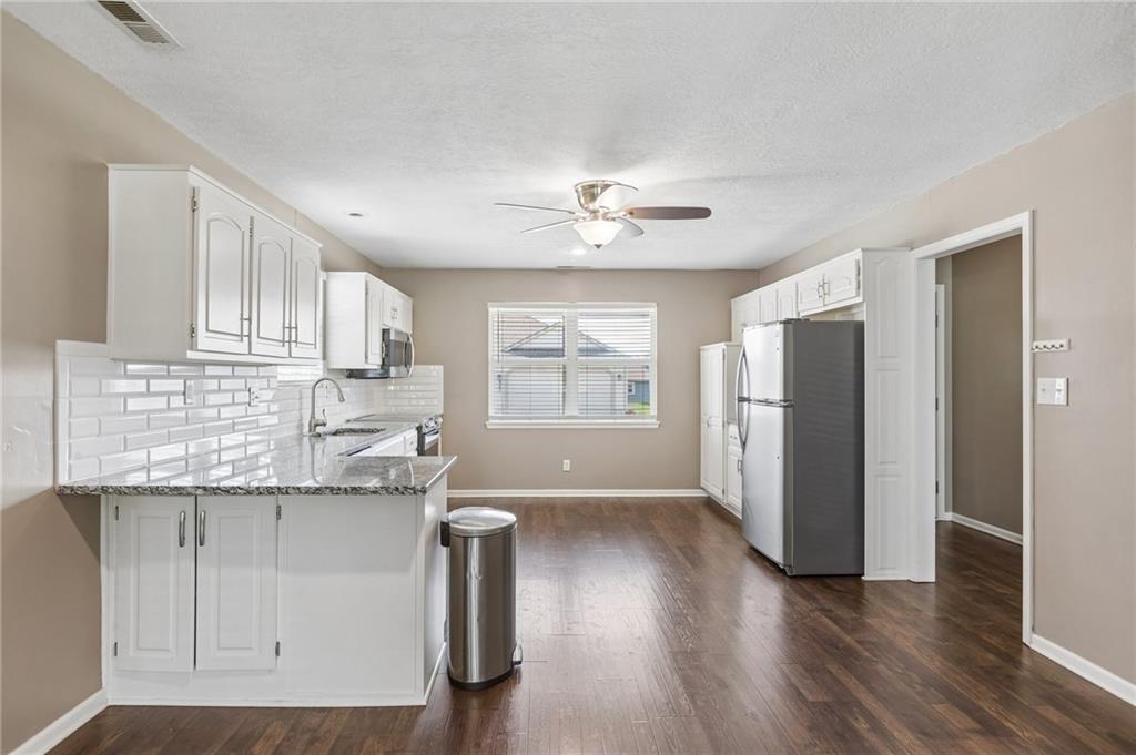 524 Saturn Drive Raymore, MO 64083 - Photo 9 of 31