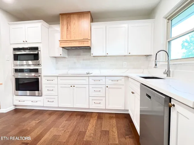 $489,900 | 10808 Dineen Drive, Knoxville, TN 37934