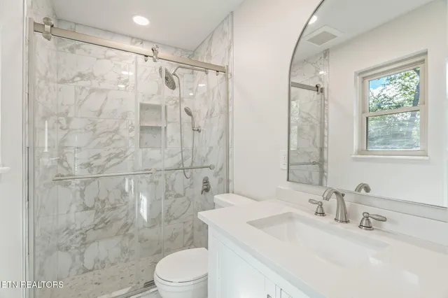 $489,900 | 10808 Dineen Drive, Knoxville, TN 37934