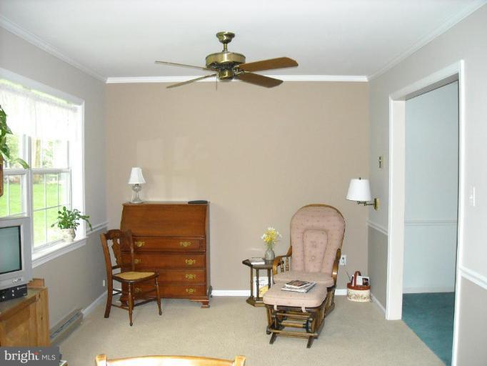 6113 Goodman Road Laurel, MD 20707 - Photo 6 of 15 Family Room