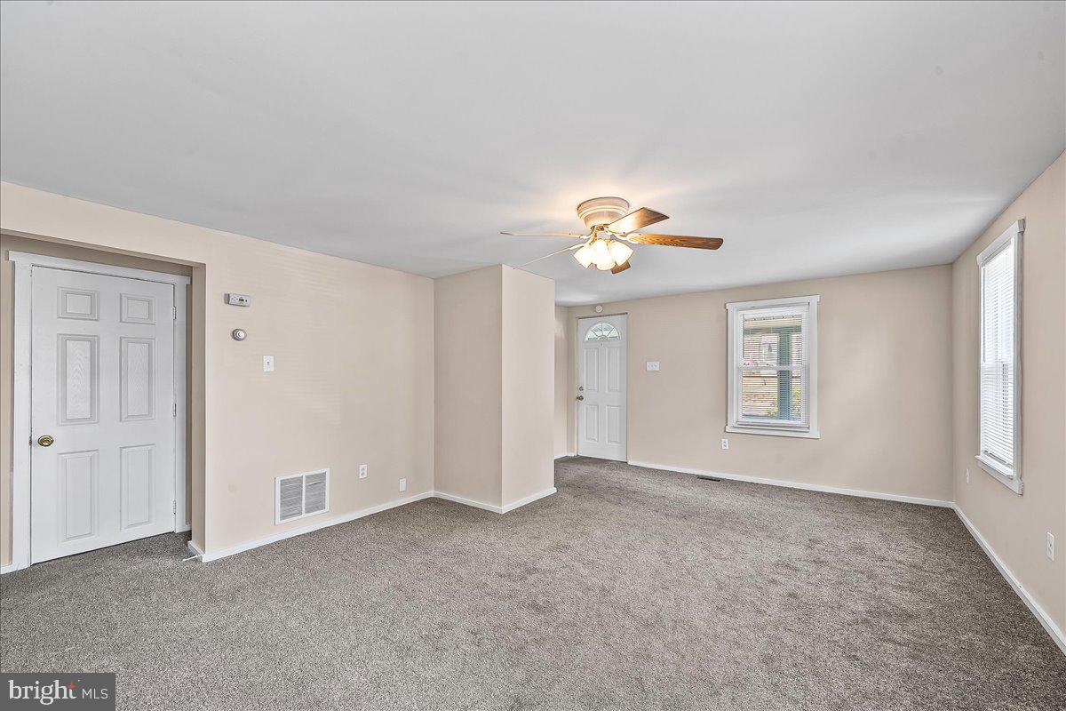1242 Chestnut Street Marcus Hook, PA 19061 - Photo 7 of 32