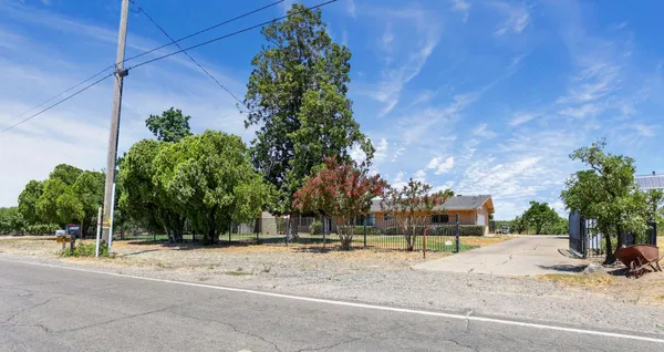 $860,000 | 8275 East Orchard Road, Acampo, CA 95220