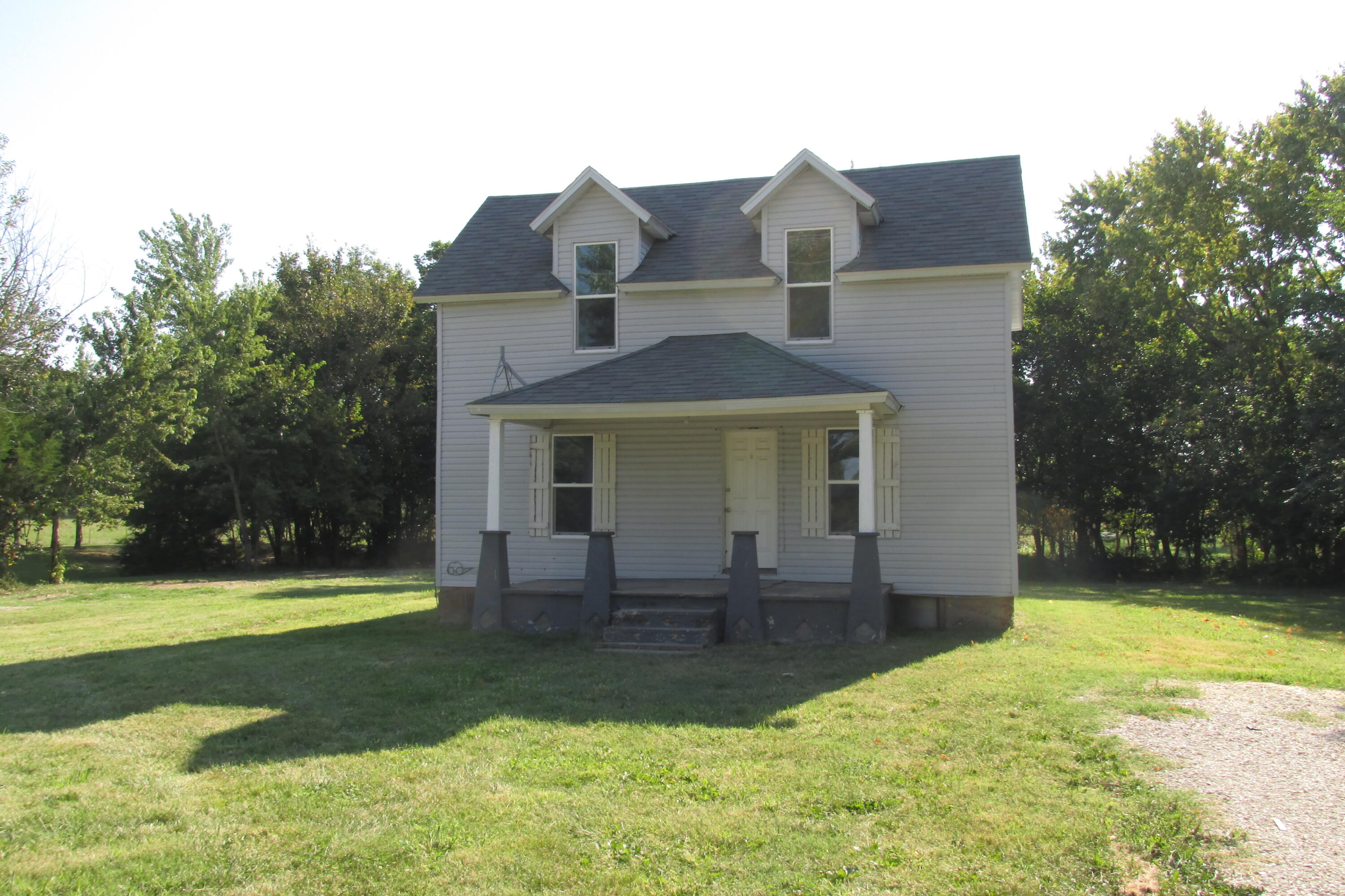 194 Red Clover Road Strafford, MO 65757 - Photo 2 of 28 IMG_1992
