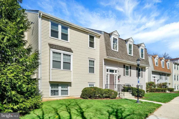 $289,999 | 11 Pickering Court, Unit 11201, Germantown, MD 20874