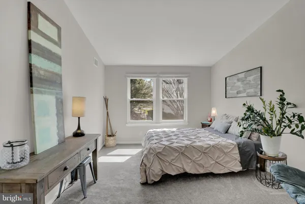 $289,999 | 11 Pickering Court, Unit 11201, Germantown, MD 20874