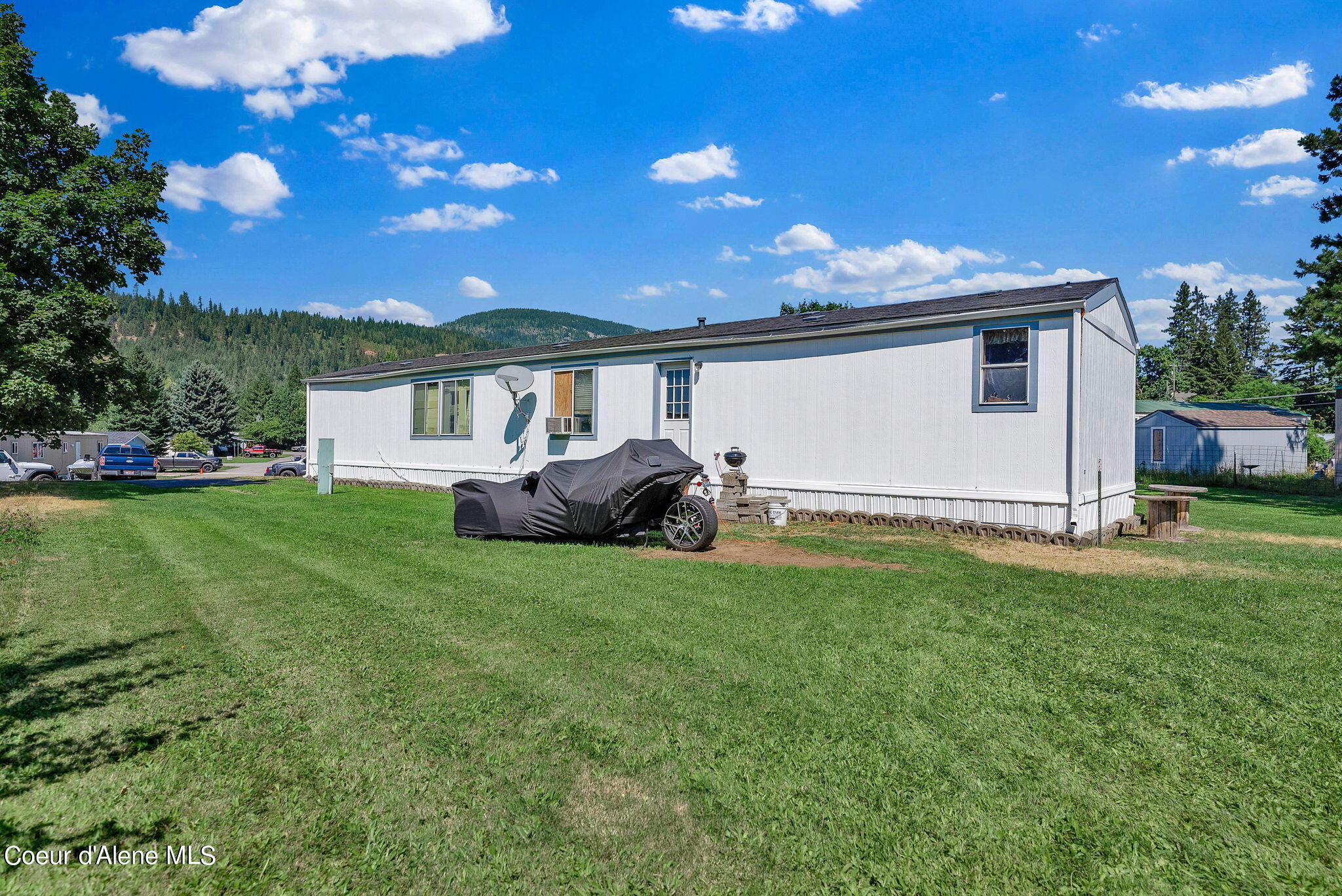 8270 West Mdw Brook Rathdrum, ID 83858 - Photo 2 of 19 2-web-or-mls-SkyLight - Jacob-03