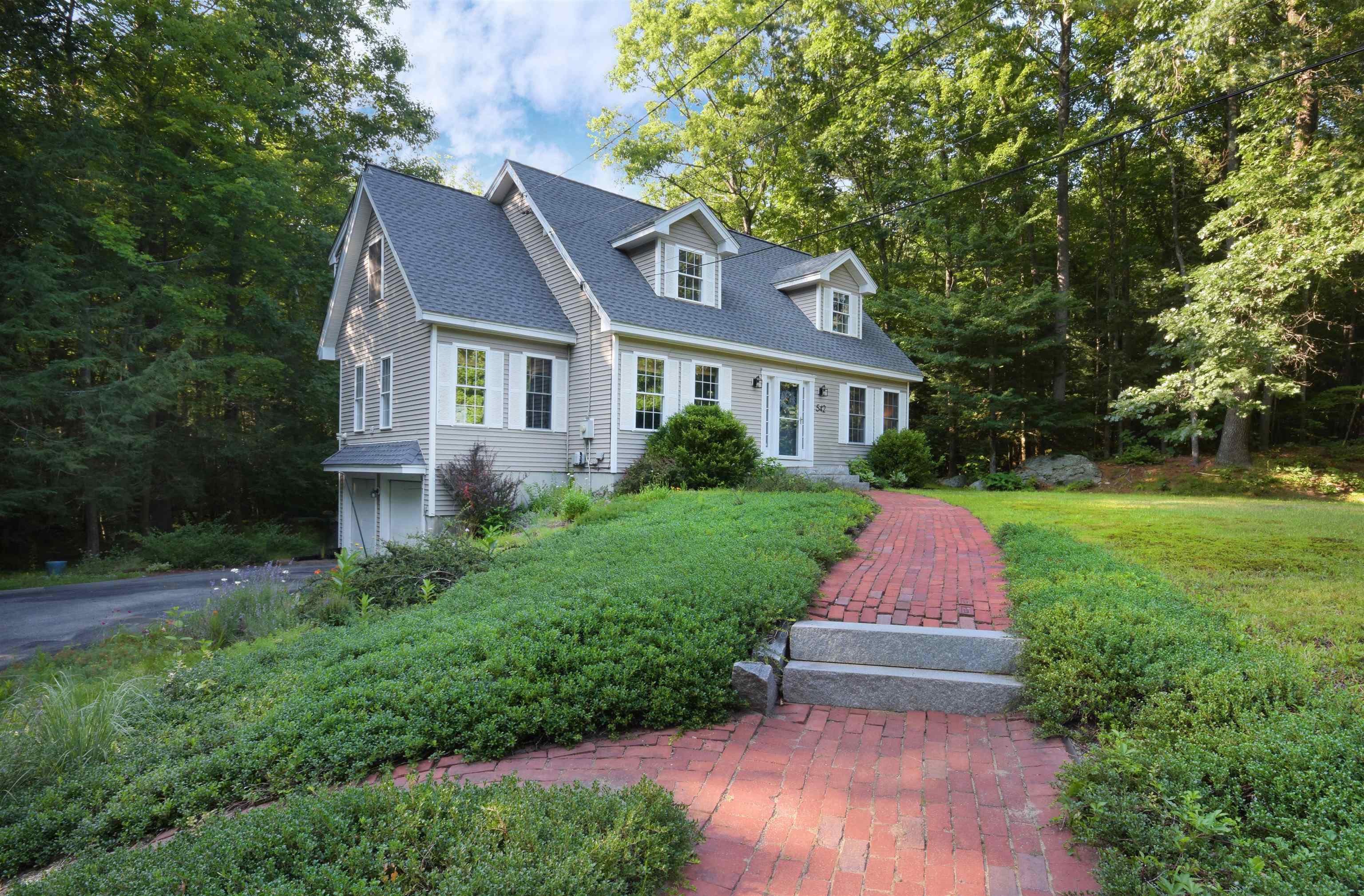 542 Cross Country Road Pembroke, NH 03275 - Photo 1 of 24 Gallery Image 1