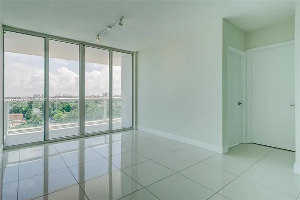 $2,800 | 1871 Northwest S River Drive, Unit 802, Miami, FL 33125