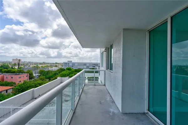 $2,800 | 1871 Northwest S River Drive, Unit 802, Miami, FL 33125