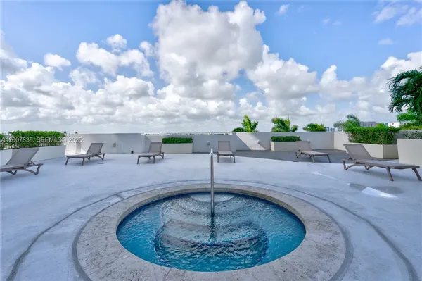 $2,800 | 1871 Northwest S River Drive, Unit 802, Miami, FL 33125