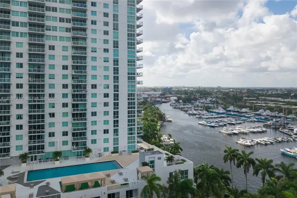 $2,800 | 1871 Northwest S River Drive, Unit 802, Miami, FL 33125