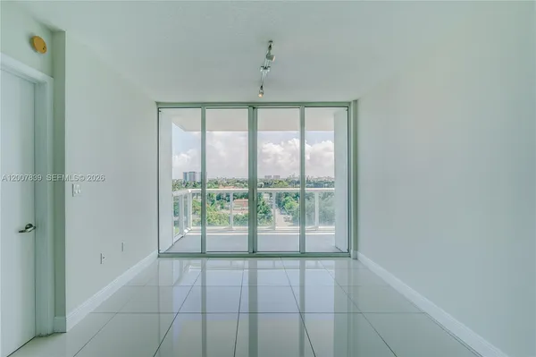 $2,800 | 1871 Northwest S River Drive, Unit 802, Miami, FL 33125