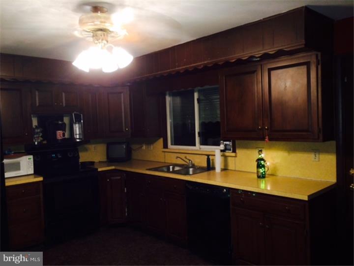 28 Valley Road Wyomissing, PA 19610 - Photo 7 of 22 Gallery Image 7