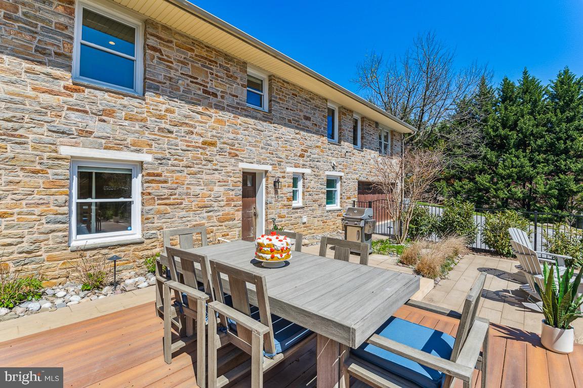 6003 Lakeview Road Baltimore, MD 21210 - Photo 2 of 41 Gallery Image 2