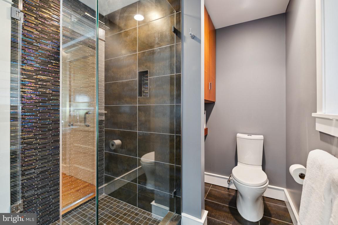 6003 Lakeview Road Baltimore, MD 21210 - Photo 24 of 41 2nd Full Bath
