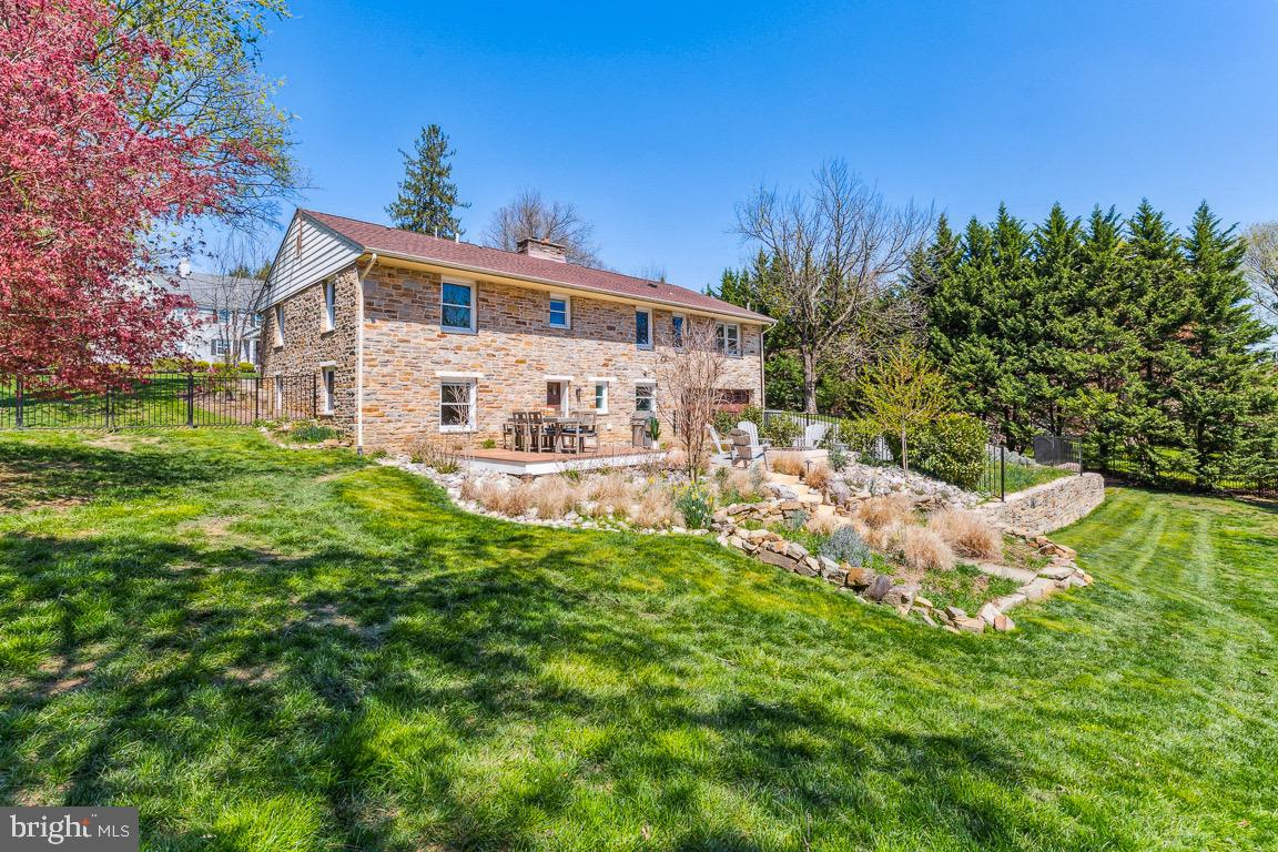 6003 Lakeview Road Baltimore, MD 21210 - Photo 35 of 41 Walkout to Your Backyard Paradise!