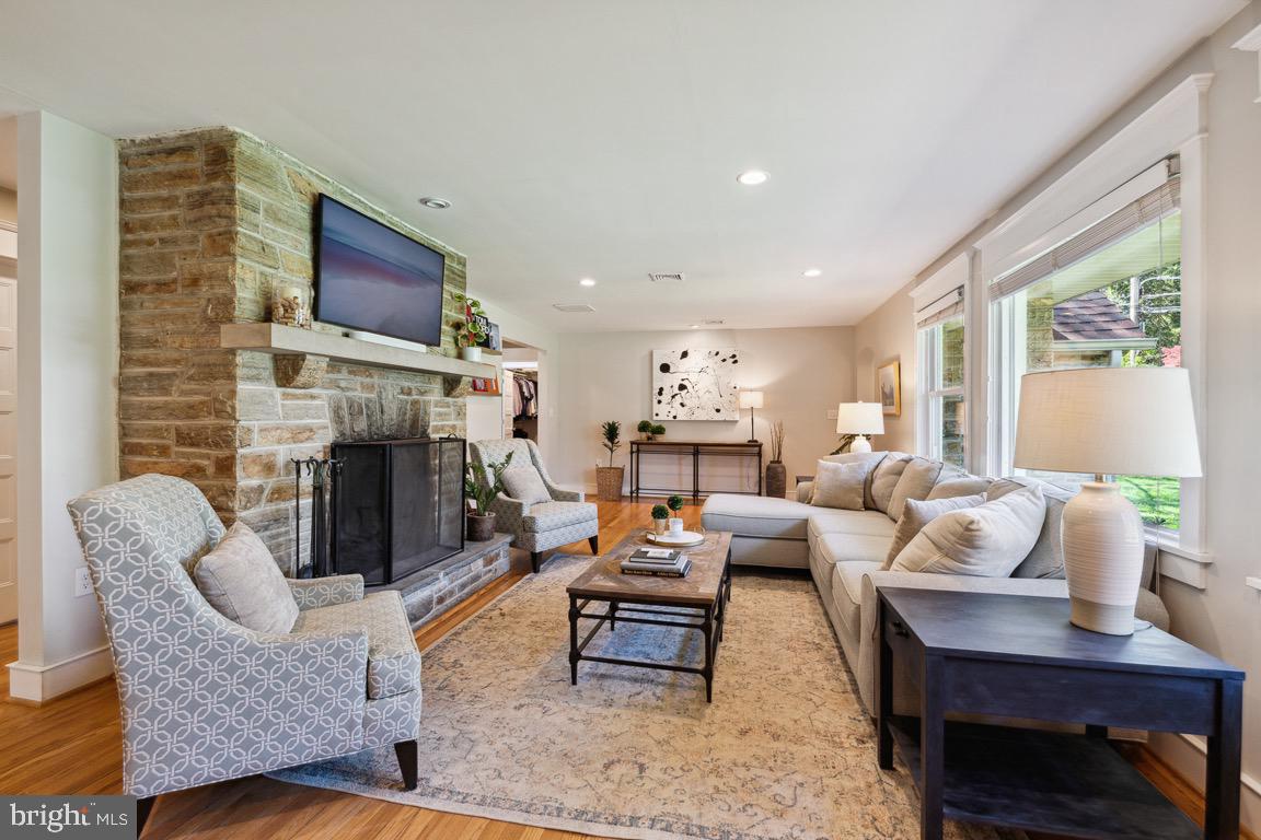 6003 Lakeview Road Baltimore, MD 21210 - Photo 6 of 41 Gallery Image 6