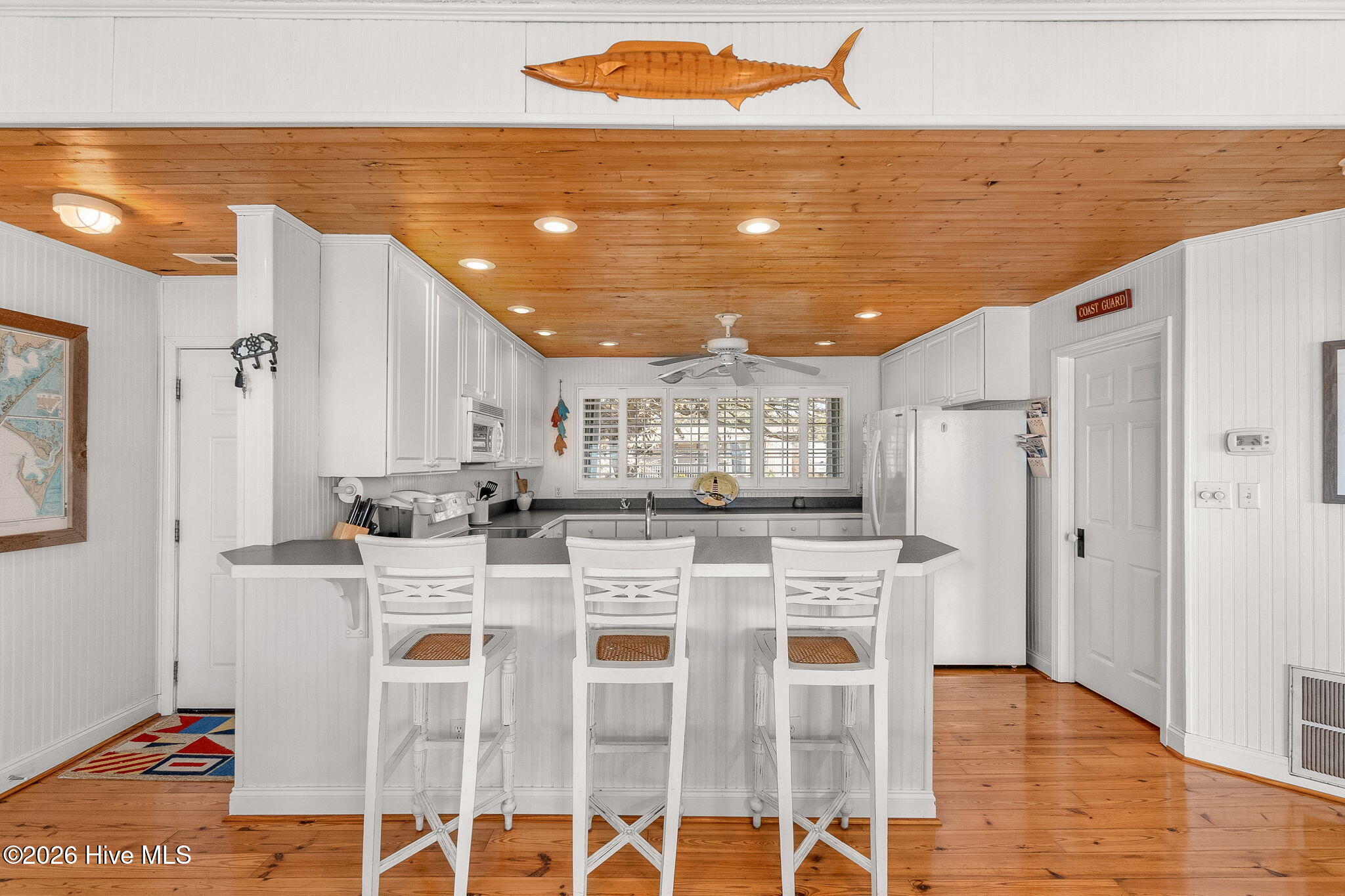 1528 Island Road Harkers Island, NC 28531 - Photo 13 of 79 Kitchen Bar