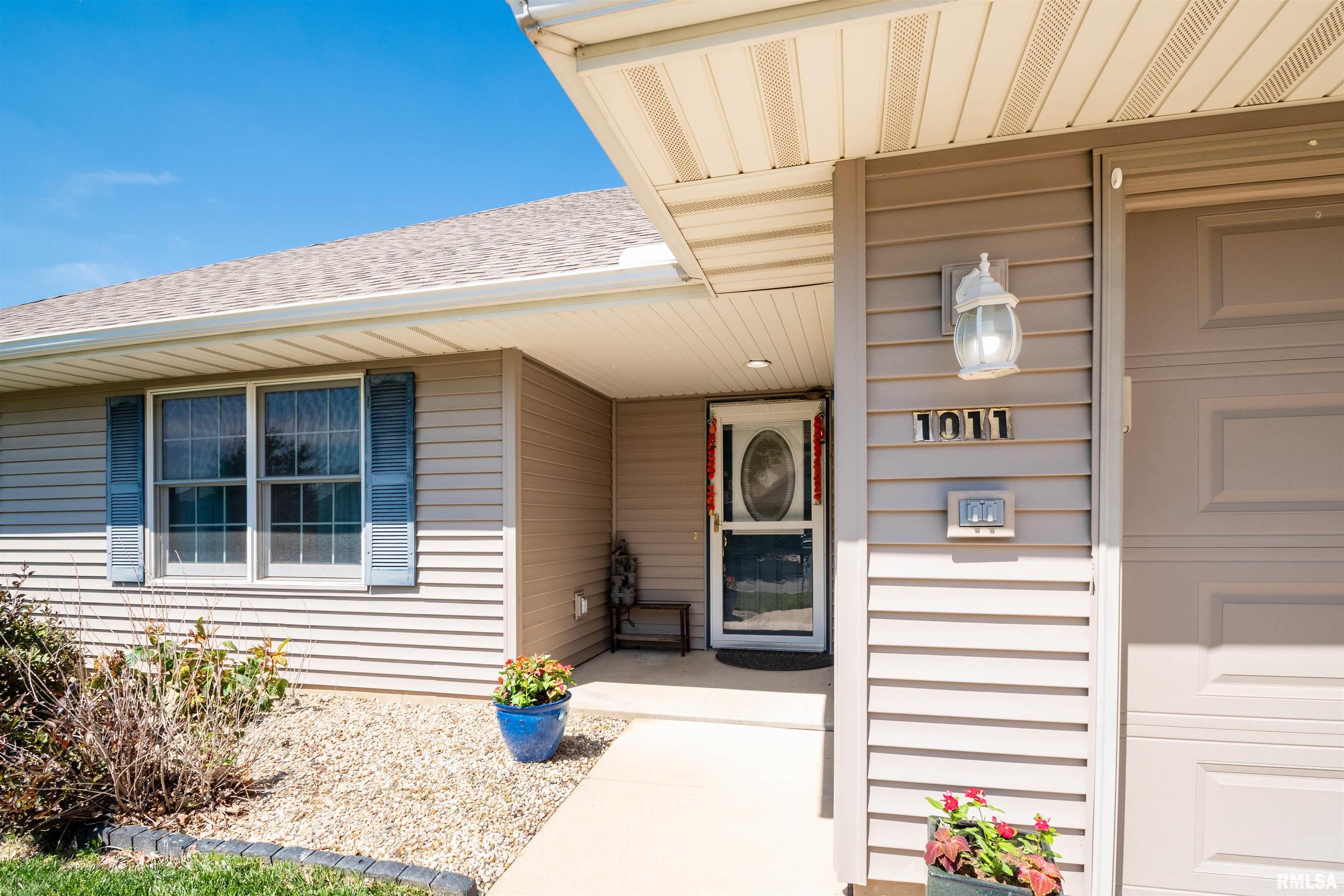1011 South Johanson Road Peoria, IL 61607 - Photo 4 of 36 Gallery Image 4
