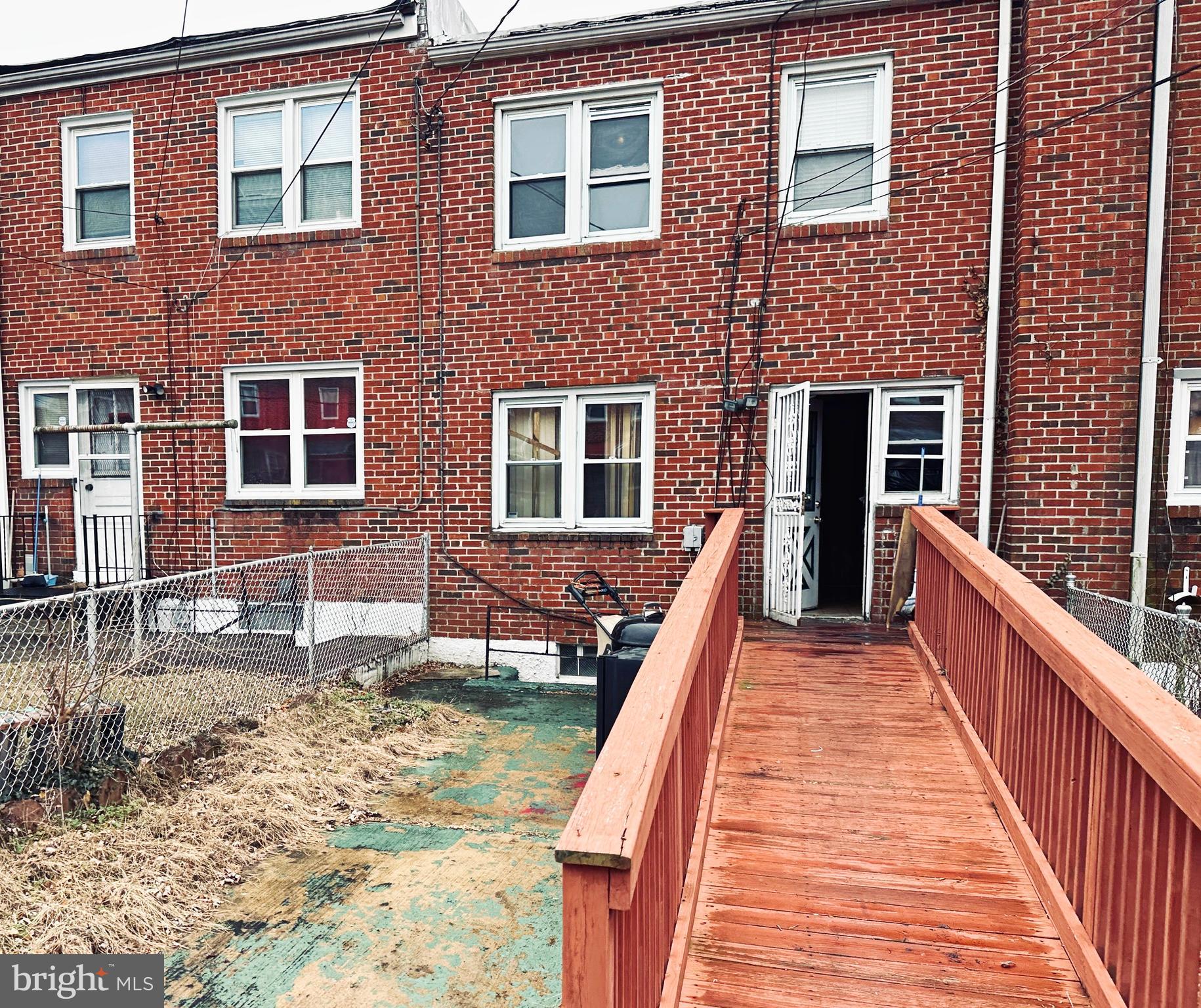 1231 Wicklow Road Baltimore, MD 21229 - Photo 3 of 13 Rear