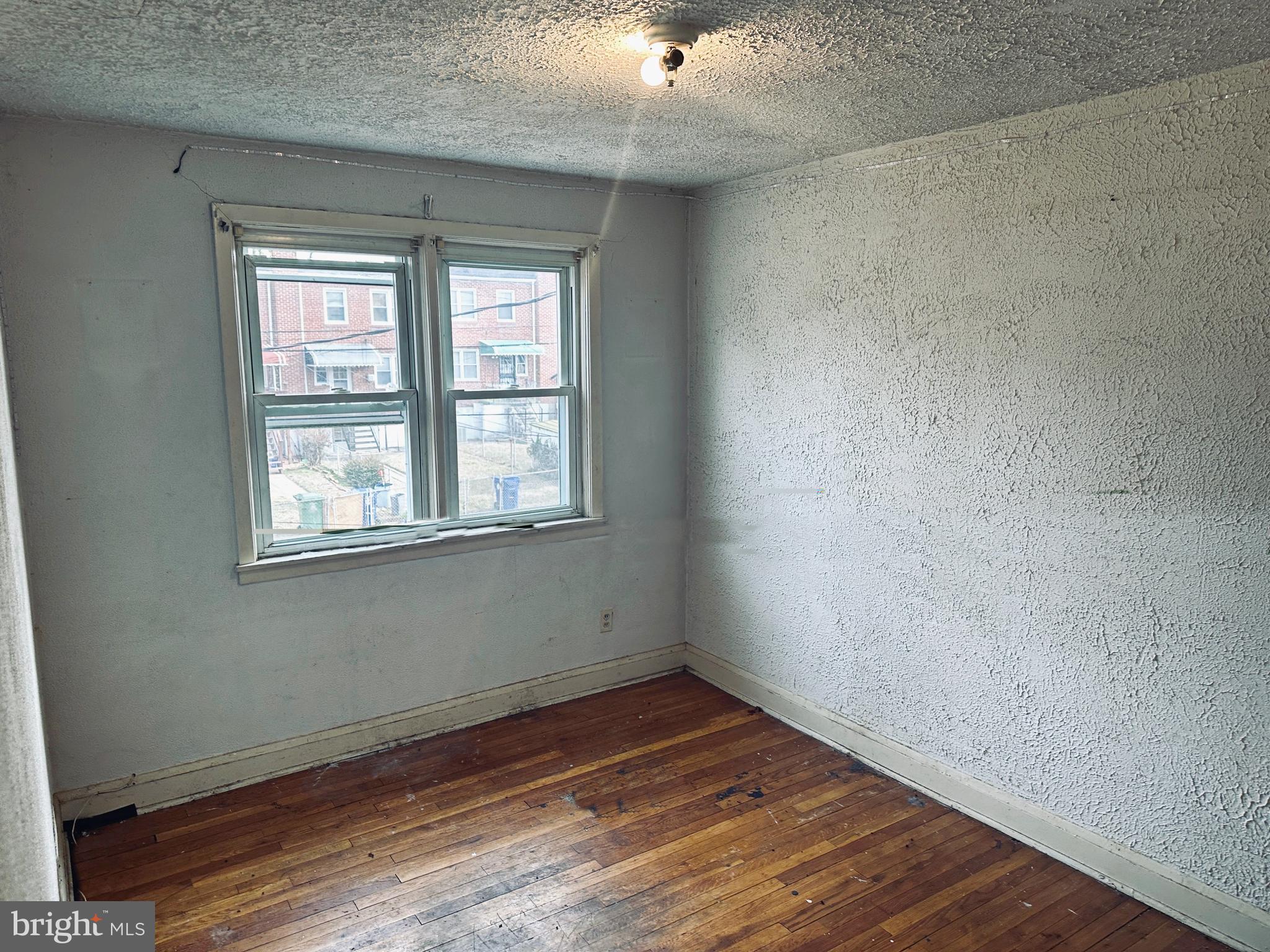 1231 Wicklow Road Baltimore, MD 21229 - Photo 10 of 13 Interior