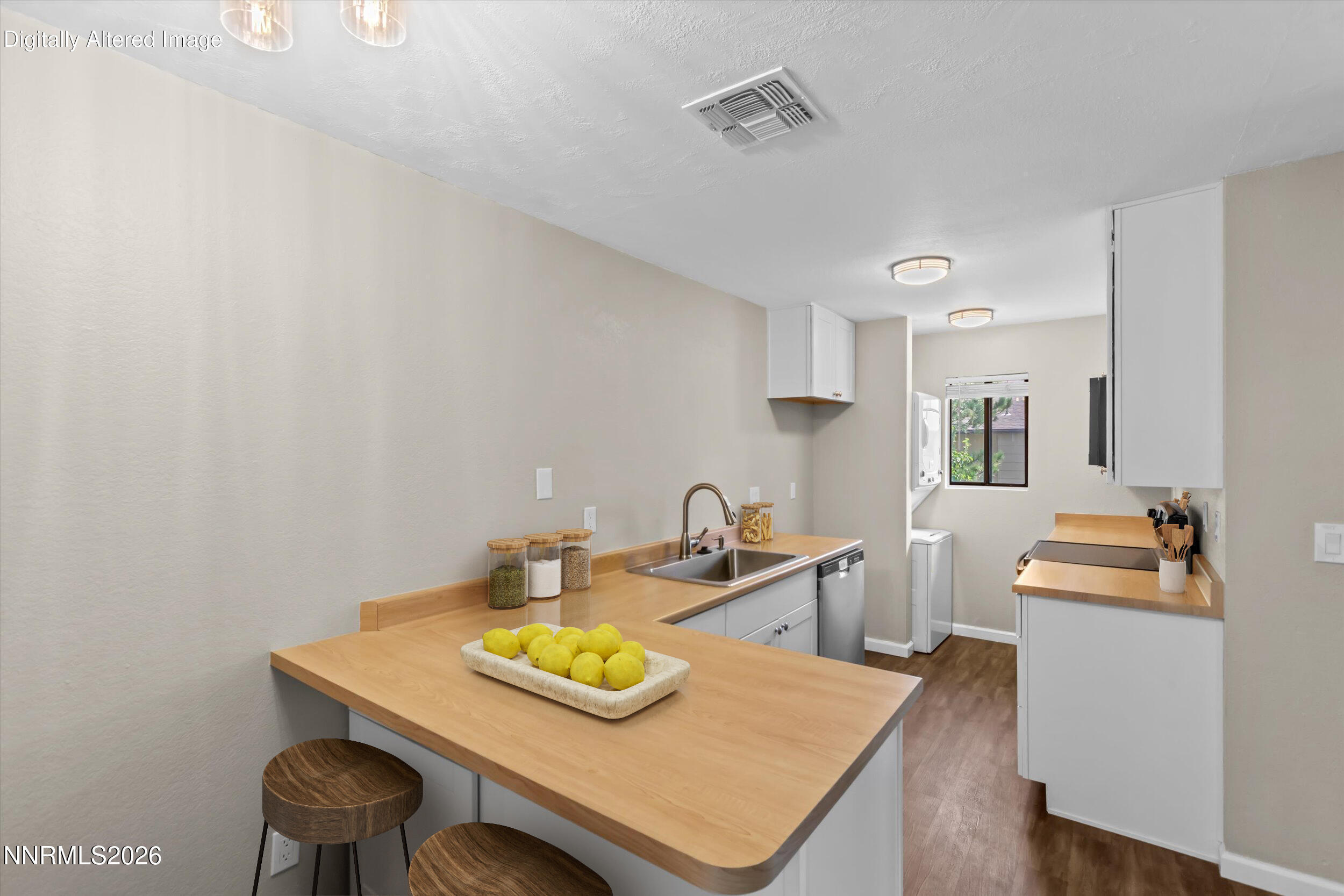 4769 Reggie Road Reno, NV 89502 - Photo 8 of 25 Dining Area