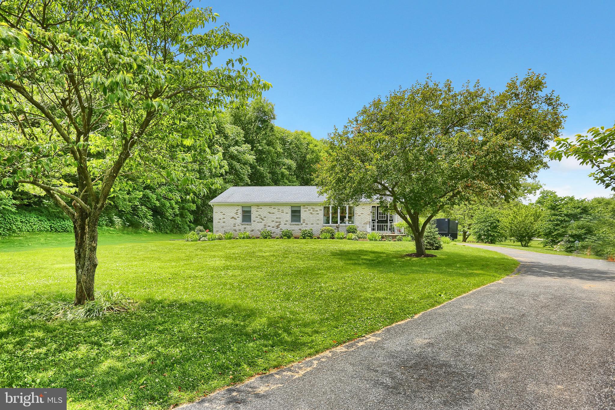 204 Mooredale Road Carlisle, PA 17015 - Photo 1 of 36 Gallery Image 1